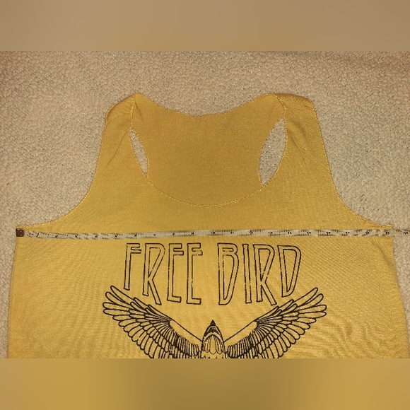 3 Women's Tanks - Picture 6 of 7